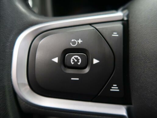 Volvo XC60 2,0 B4 AWD  Momentum AUT