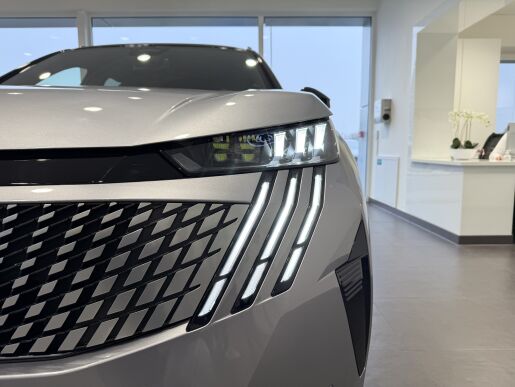 Peugeot 5008 GT Hybrid 145k, Automat
