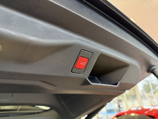 Peugeot 5008 GT Hybrid 145k, Automat