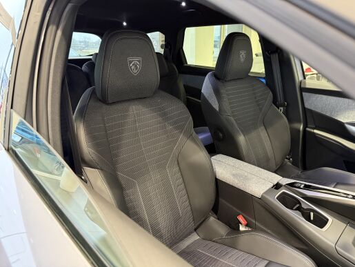 Peugeot 5008 GT Hybrid 145k, Automat