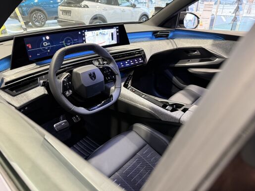 Peugeot 5008 GT Hybrid 145k, Automat