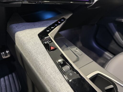 Peugeot 5008 GT Hybrid 145k, Automat