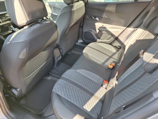 Peugeot 2008 ALLURE 1.2 PT 100K MAN6