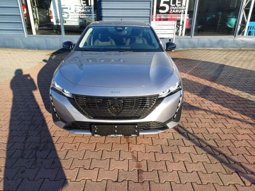 Peugeot 308 SW STYLE Hybrid 136 7 let zár.