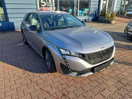 Peugeot 308 SW STYLE Hybrid 136 7 let zár.