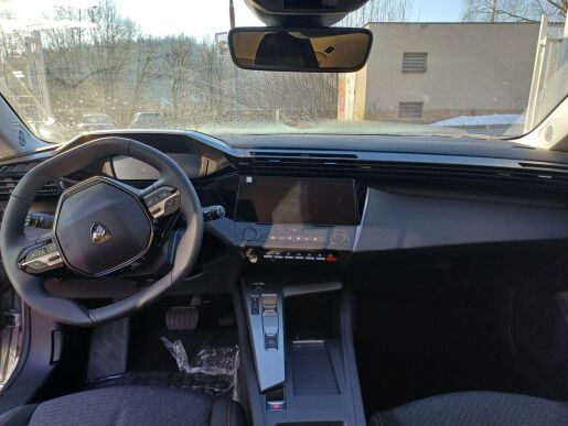 Peugeot 308 SW STYLE Hybrid 136 7 let zár.