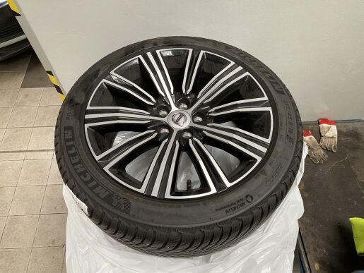 Volvo S60 B5 (benzín) AWD* ULTIM + kola