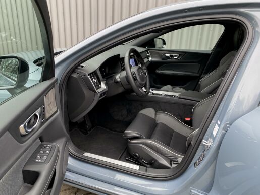 Volvo S60 B5 (benzín) AWD* ULTIM + kola