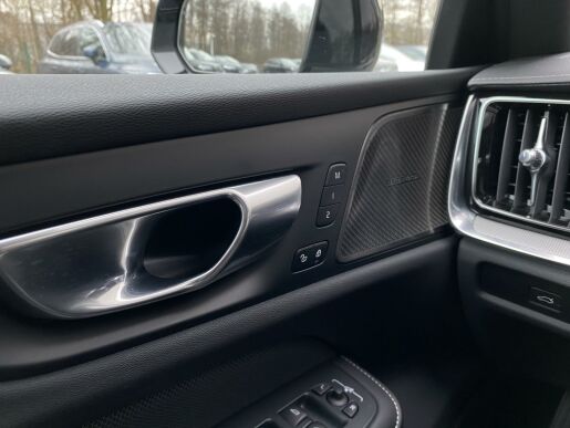 Volvo S60 B5 (benzín) AWD* ULTIM + kola