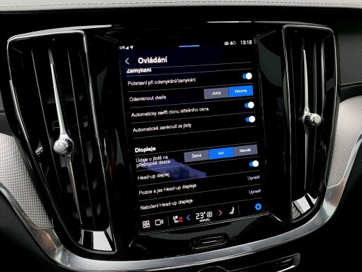 Volvo S60 B5 (benzín) AWD* ULTIM + kola