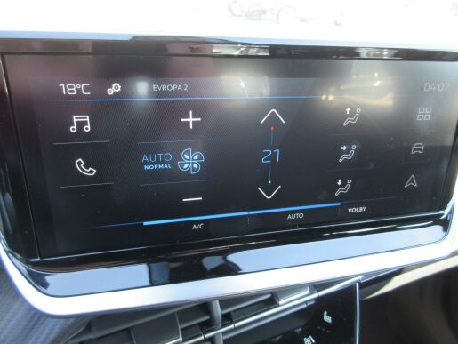 Peugeot 2008 STYLE PureTech 100 S&SMAN6