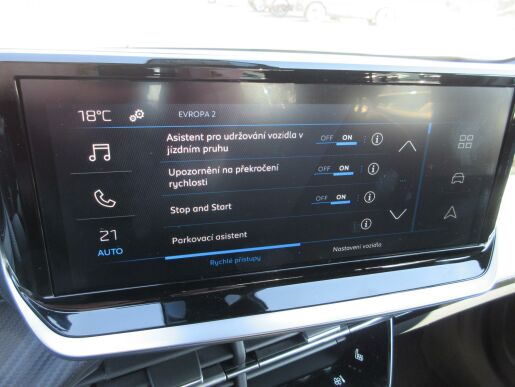 Peugeot 2008 STYLE PureTech 100 S&SMAN6