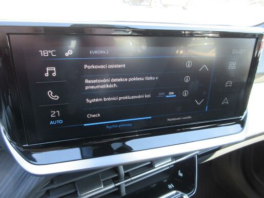 Peugeot 2008 STYLE PureTech 100 S&SMAN6