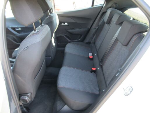 Peugeot 2008 STYLE PureTech 100 S&SMAN6