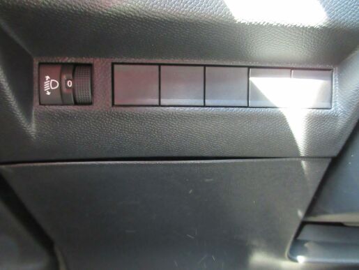 Peugeot 2008 ALLURE Hybrid 136 e-DCS6