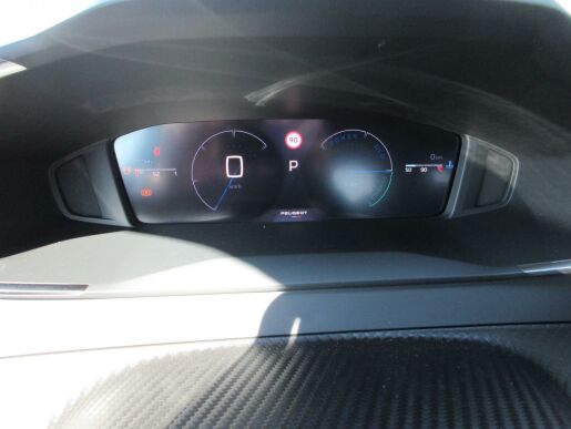 Peugeot 2008 ALLURE Hybrid 136 e-DCS6