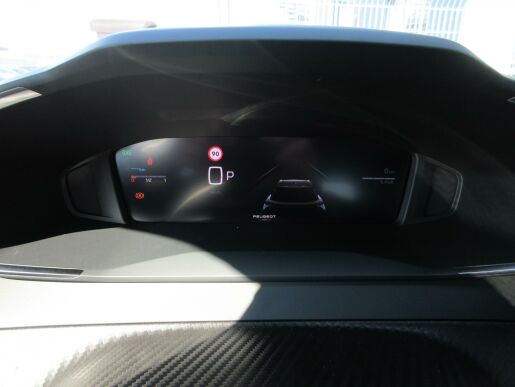 Peugeot 2008 ALLURE Hybrid 136 e-DCS6
