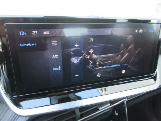 Peugeot 2008 ALLURE Hybrid 136 e-DCS6