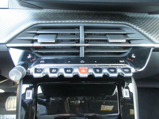 Peugeot 2008 ALLURE Hybrid 136 e-DCS6