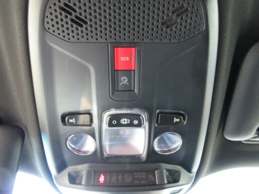 Peugeot 2008 ALLURE Hybrid 136 e-DCS6
