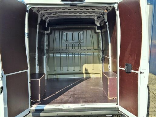 Peugeot Boxer Furgon 3300 L2H2 BHDi 120k M6
