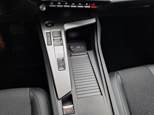 Peugeot 308 SW ALLURE 1.2 PT 130K EAT8