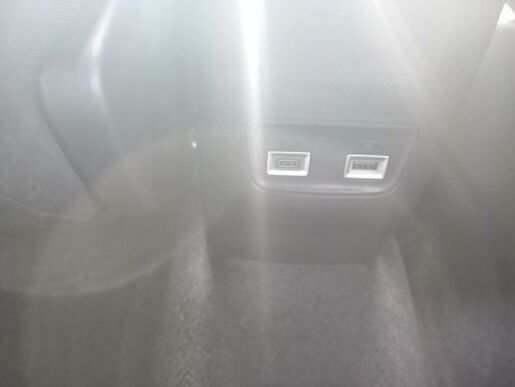 Peugeot 2008 ALLURE 1.2 PureTech 7 let zár.