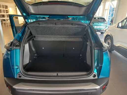 Peugeot 2008 ALLURE 1.2 PureTech 7 let zár.