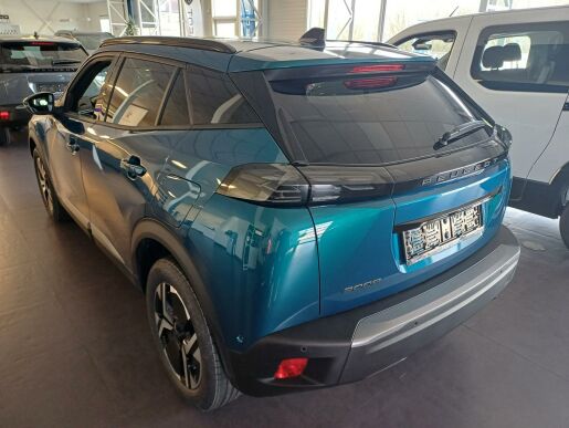 Peugeot 2008 ALLURE 1.2 PureTech 7 let zár.