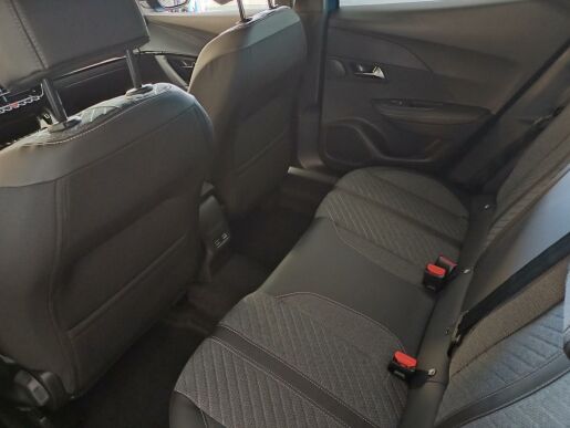 Peugeot 2008 ALLURE 1.2 PureTech 7 let zár.