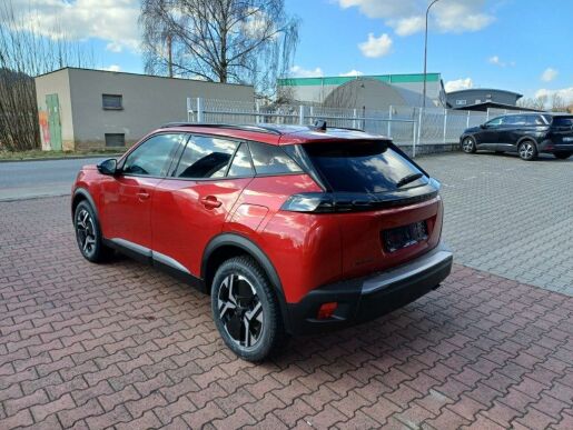 Peugeot 2008 ALLURE 1.2 PureTech 7 let zár.