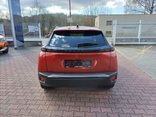 Peugeot 2008 ALLURE 1.2 PureTech 7 let zár.