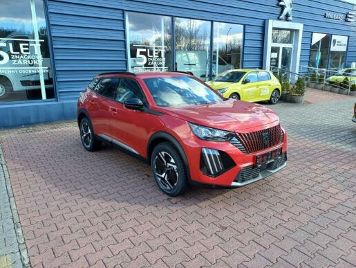 Peugeot 2008 ALLURE 1.2 PureTech 7 let zár.