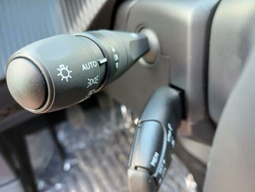Peugeot 2008 ALLURE 1.2 PureTech 7 let zár.