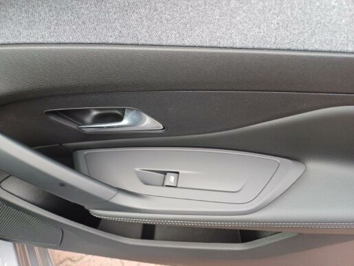 Peugeot 308 SW Allure BlueHDi 7 let zár.