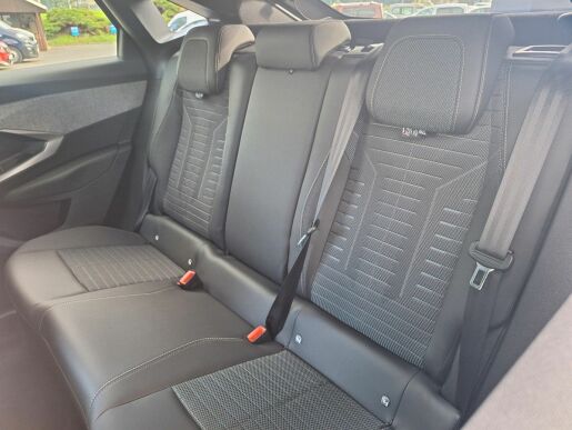 Peugeot 3008 ALLURE Hybrid 136 e-DCS6