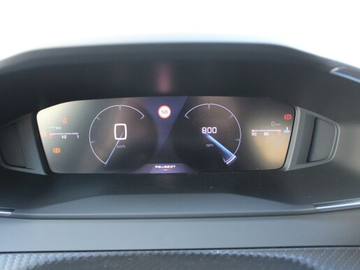 Peugeot 2008 ALLURE PureTech 130 EAT8