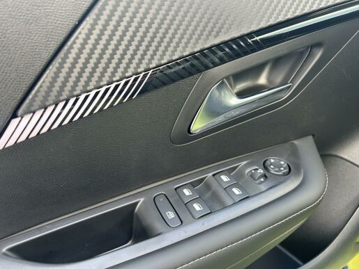 Peugeot 208 ALLURE Hybrid 100 e-DCS6