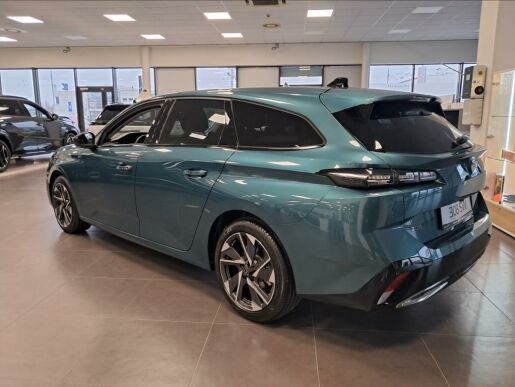 Peugeot 308 1,2 Hybrid 136  SW ALLURE