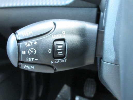 Peugeot 2008 STYLE PureTech 100 S&S MAN6