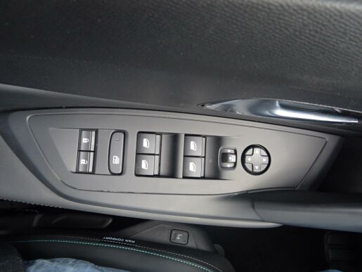 Peugeot 308 SW STYLE Hybrid 136 e-DCS6