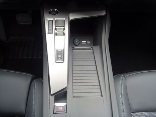 Peugeot 308 SW STYLE Hybrid 136 e-DCS6