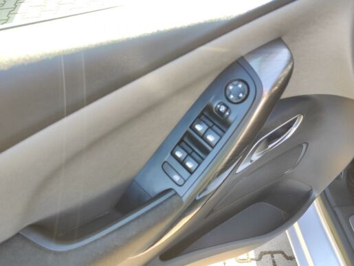 Citroën C4 Picasso EXCL 1.6 HDI MAN6 TAŽNÉ NAVI