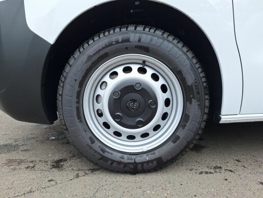 Peugeot Expert FG L3 2.0 BHDi 180 EAT8