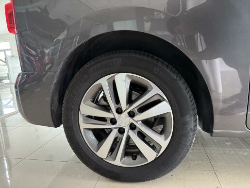 Peugeot Traveller e-Traveller Allure Standard