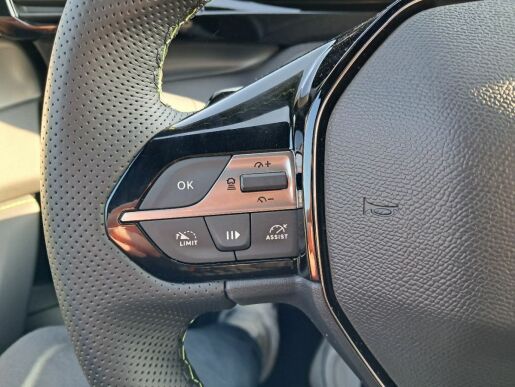 Peugeot 408 GT Hybrid 136 e-DCS6