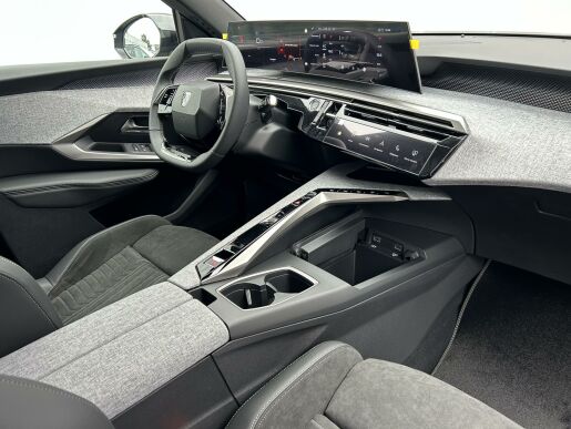 Peugeot 5008 GT Hybrid 136 e-DCS6