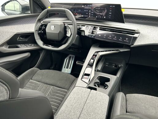 Peugeot 5008 GT Hybrid 136 e-DCS6