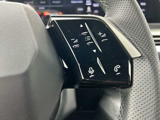 Peugeot 5008 GT Hybrid 136 e-DCS6