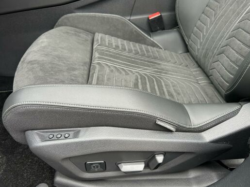 Peugeot 5008 GT Hybrid 136 e-DCS6